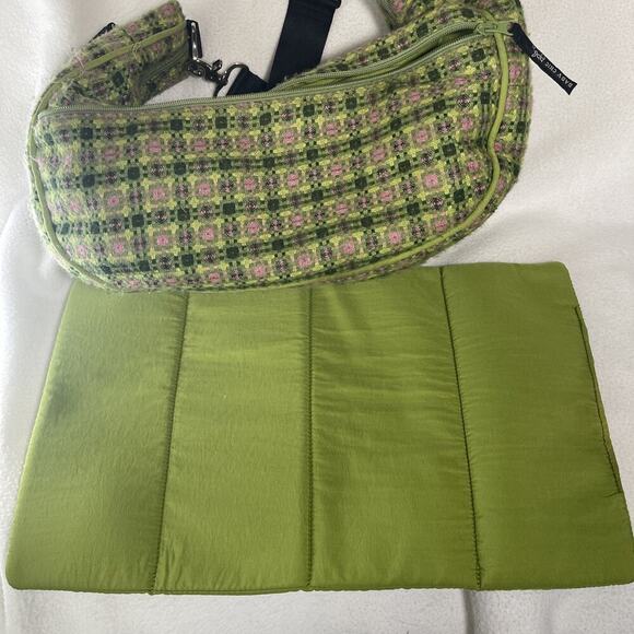 Petunia Pickle Bottom Diaper Bag Green Pink Touring Hobo Tote With Changing Pad! - Picture 7 of 10